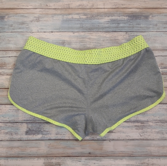 Nike Reversible Athletic Shorts - Picture 8 of 9